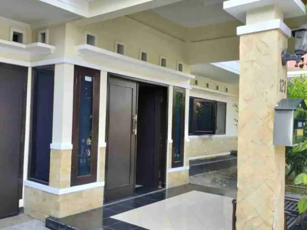 rumah mewah siap huni murah strategis di Ciwastra