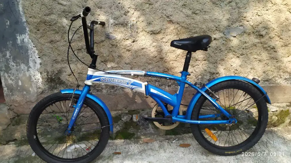 Sepeda lipat jadi model bmx uk20