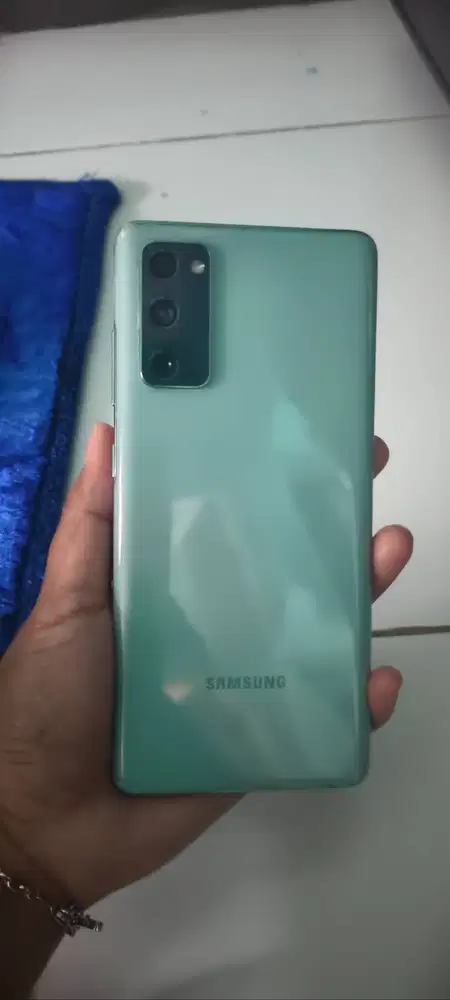 Samsung S20 FE green 8/128gb