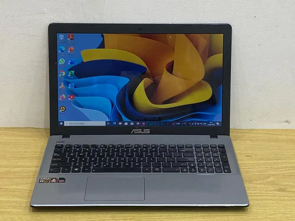 ASUS X550ZE / Processor AMD FX-7600P Radeon R7