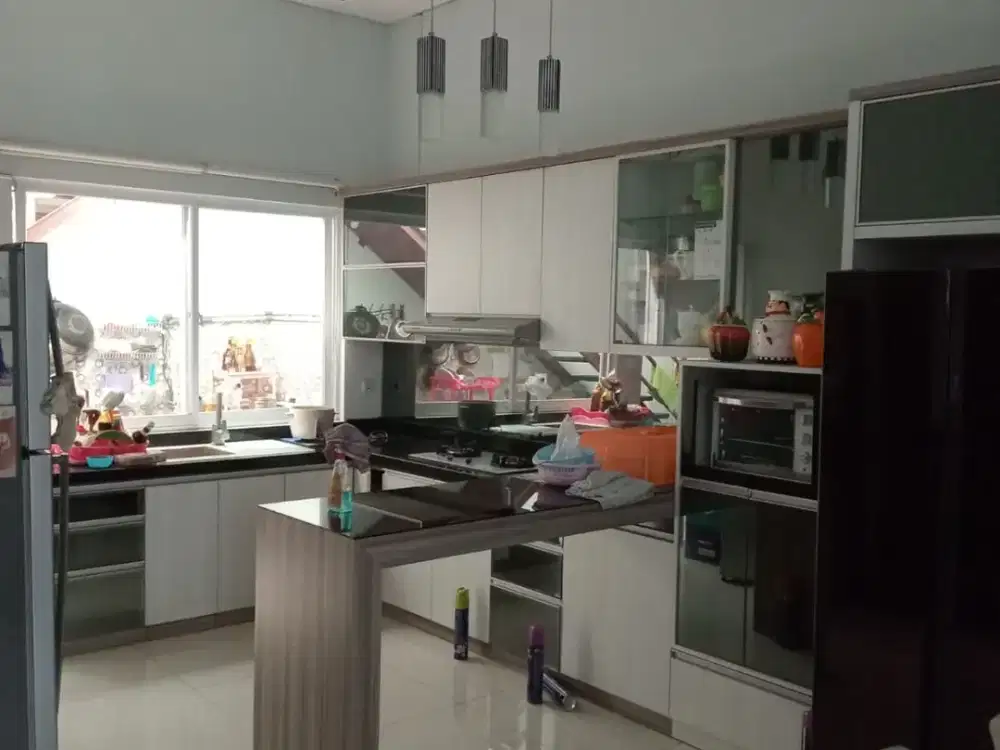 Dijual Rumah 3 Lantai Strategis di Kelapa Gading, Jakarta Utara