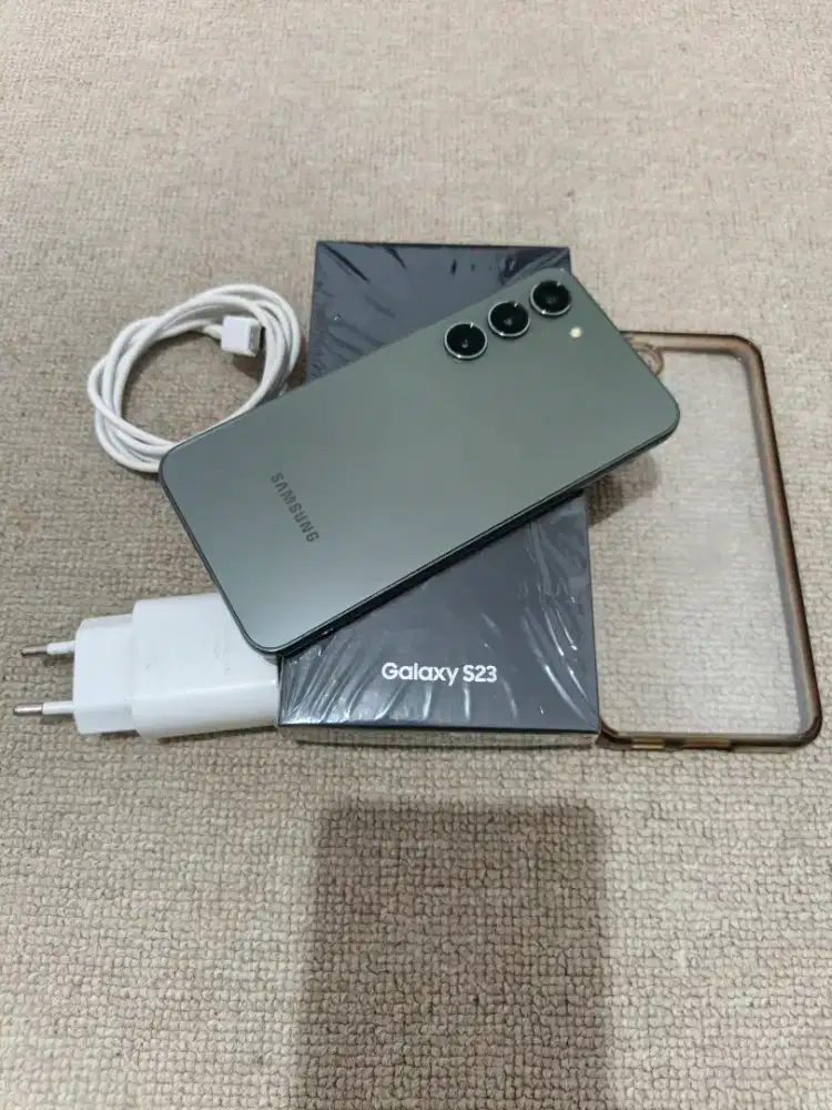 Samsung s23 8/256 GB