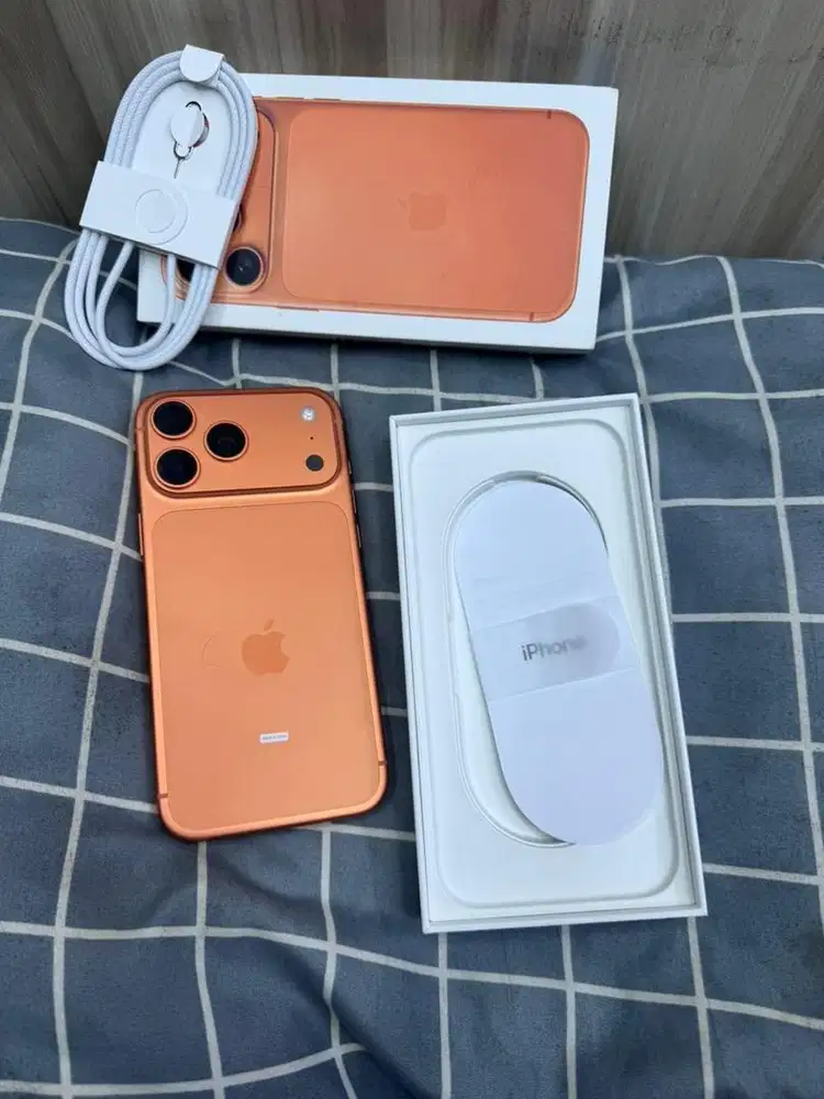 Iphone 17 pro max 512gb bekas grs resmi mulus banget bh100