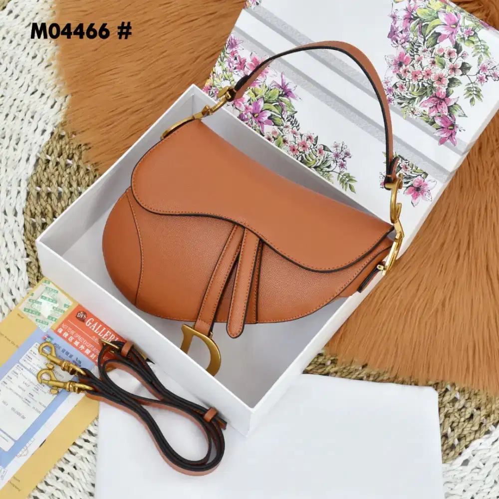 Tas Dior Long Ladies Bag M04466