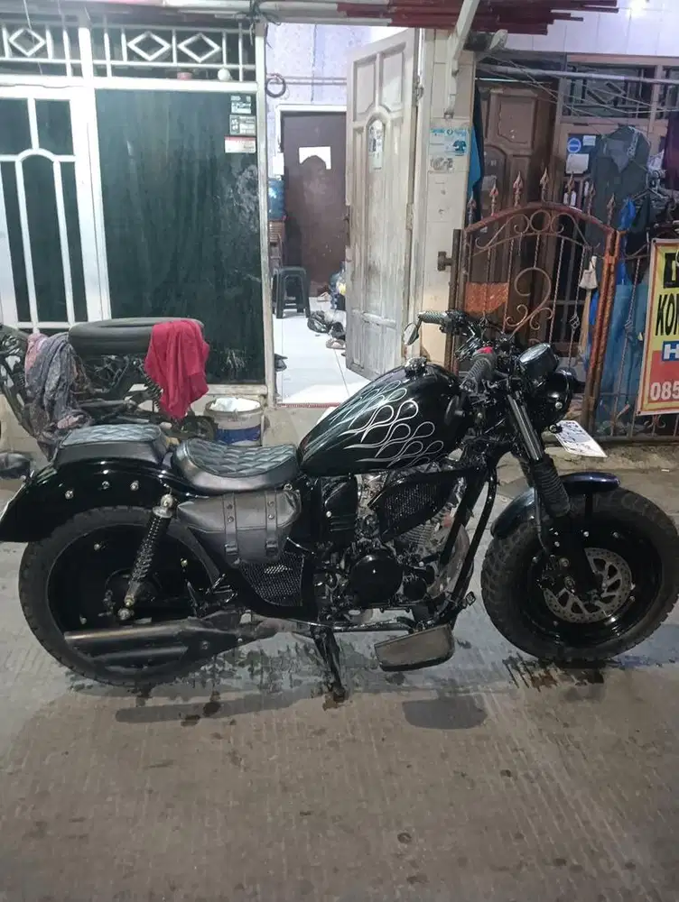Motor Custom 150 CC