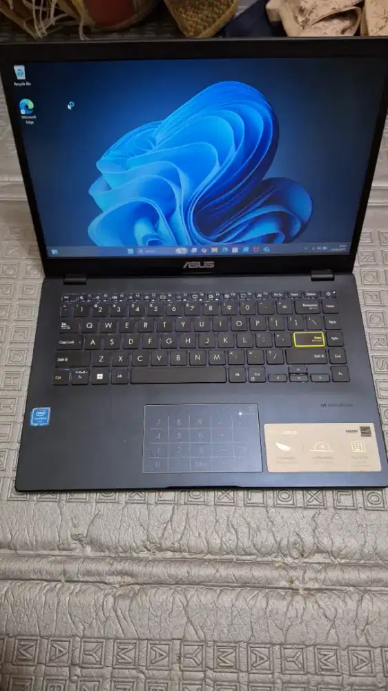 Laptop Asus E410M