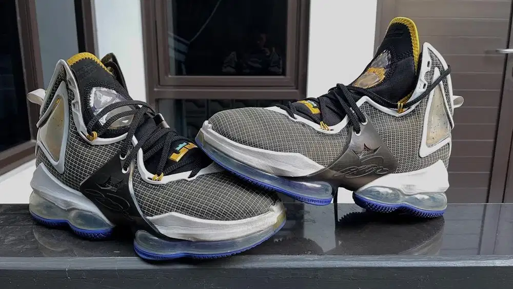 lebron 19 hardwood classic sz 43