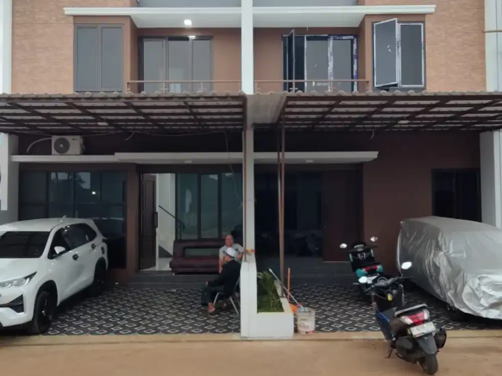 RUMAH 2 LANTAI CLUSTER DEKAT CIBUBUR KOTWIS BEBAS BANJIR SHM DEKAT TOL