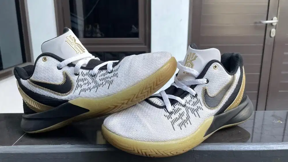 kyrie flytrap 4 sz 42,5