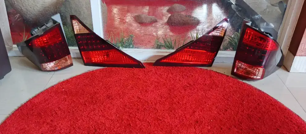 Lampu belakang alphard anh20 gen 2