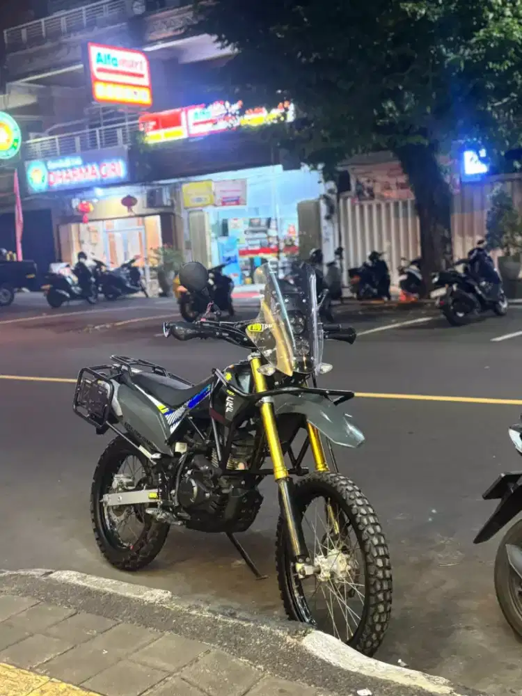 Di jual motor CRF L modifikasi rally