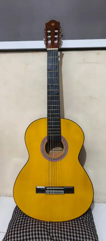 Gitar Clasic yamaha c320 custom
No minus 
Senar nylon ceper