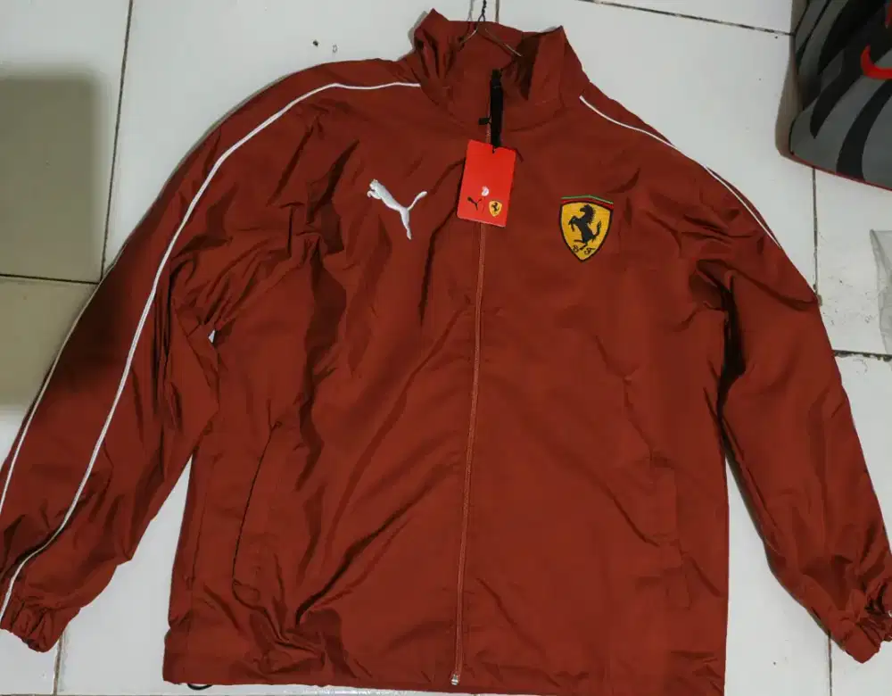 Jaket puma x ferrari