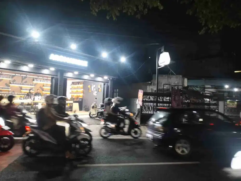 Kost Plus Usaha Poros Jalan Raya Sigura Gura