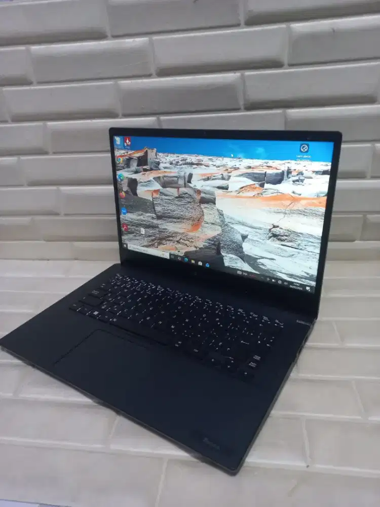 TOSHIBA DYNABOOK TECRA A40