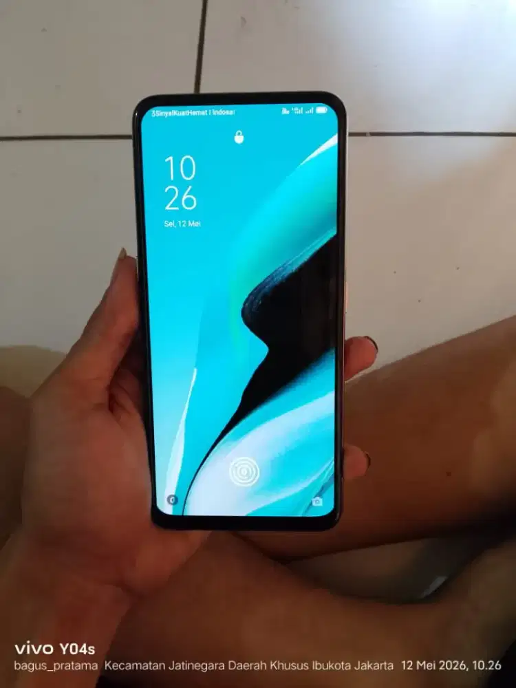 bantuin tmen mau jual oppo reno 2f 8+5/128 fullsett msih mulus bgtt