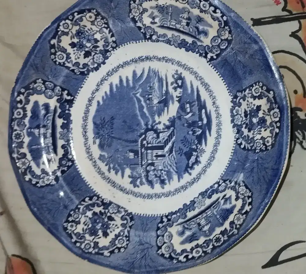 Piring Antik Vintage