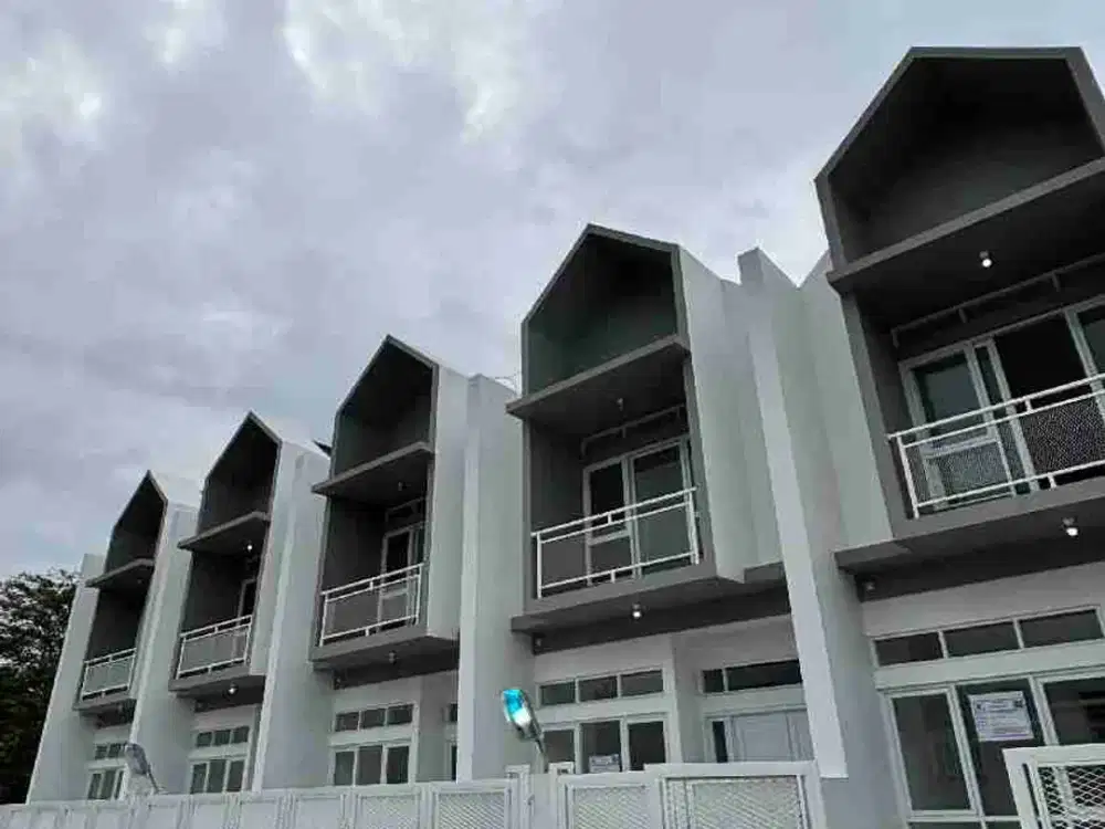 DISEWAKAN RUMAH BARU 2 LANTAI SCANDINAVIAN MINIMALIS CISARANTEN ARCAMANIK