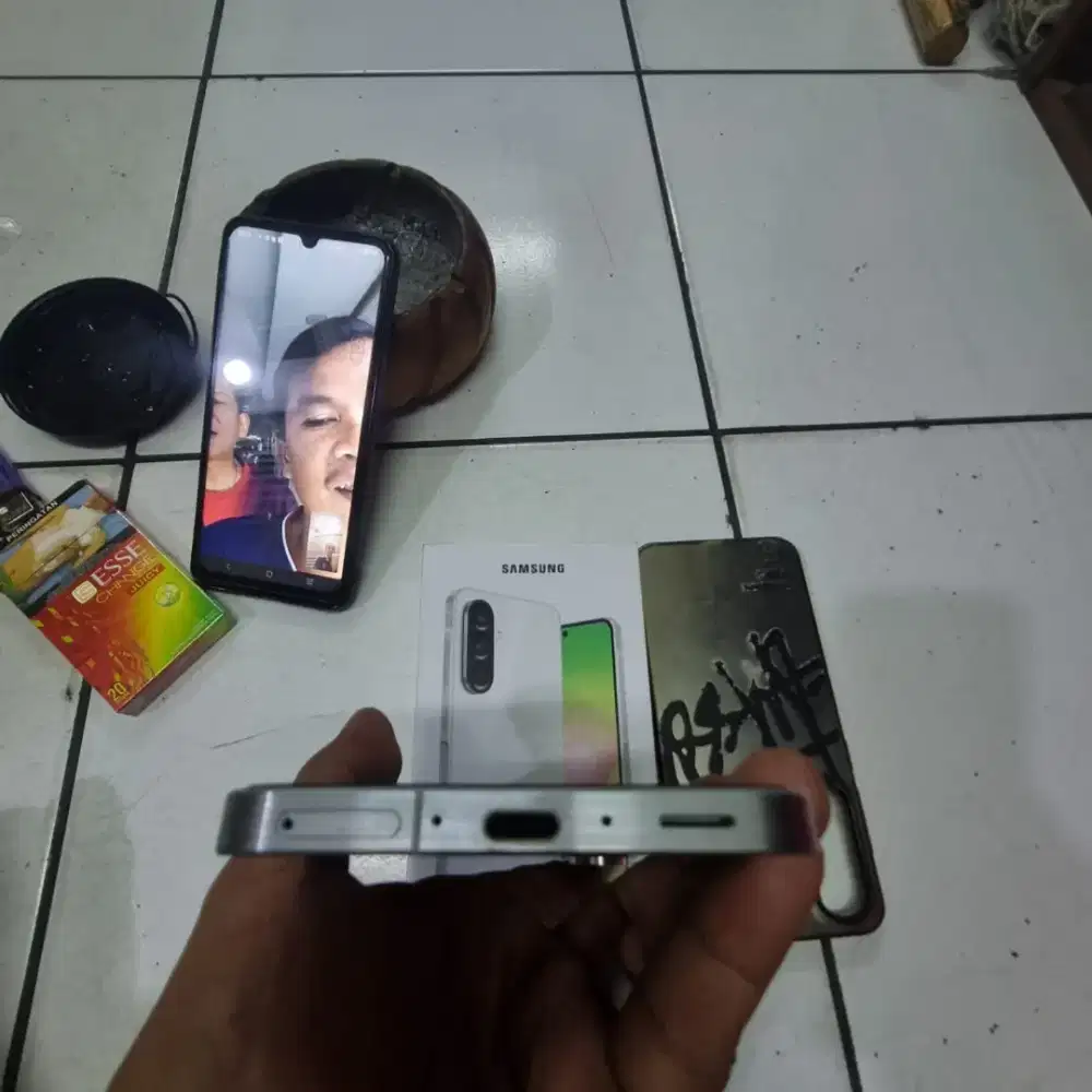 samsung A56 8/256 gray