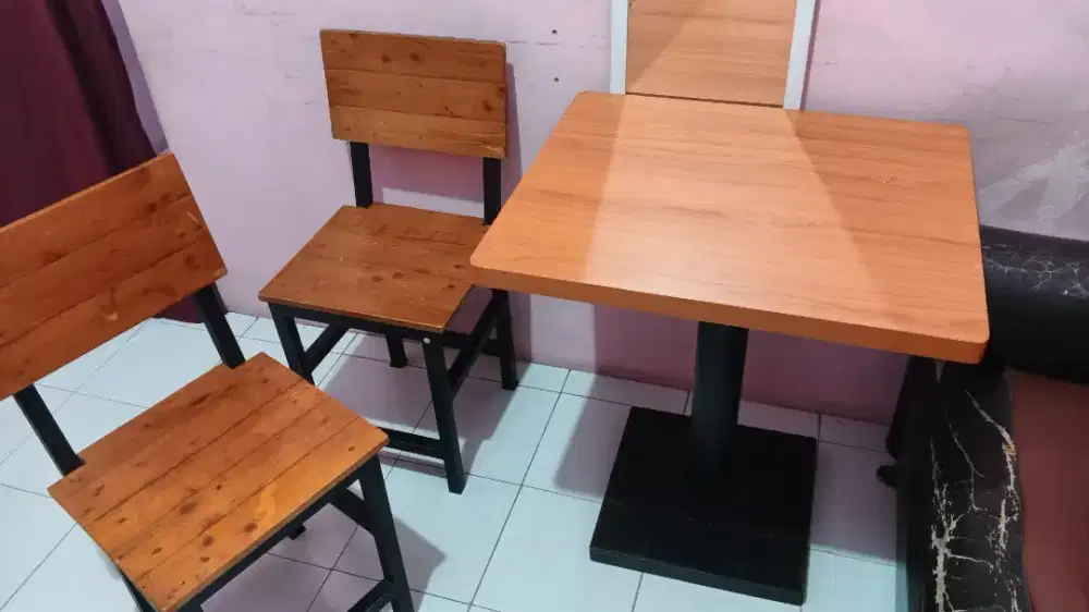Jual Cepat Meja Kayu Cafe dan Kursi