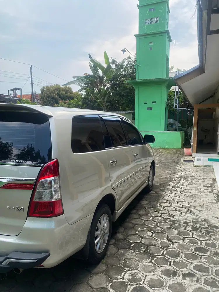 Toyota Kijang Innova 2014 Bensin