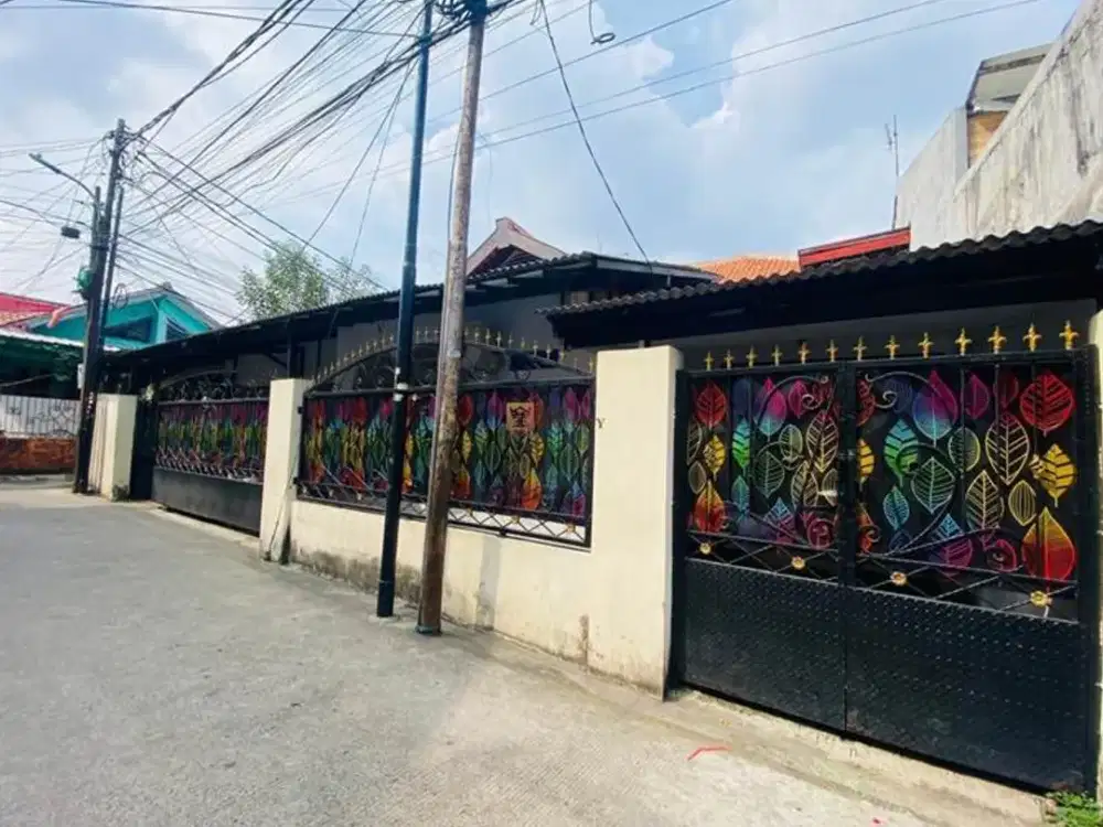 Strategis Jual Rumah 2Lt. Unfurnished di Slipi Palmerah Jakarta Barat Dekat Kampus BINUS, Mall Central Park, Taman Anggrek & Pintu Tol