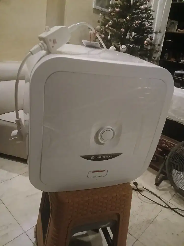 Jual Water Heater Ariston 30L