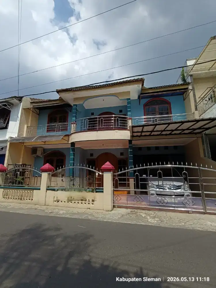 Rumah 2 lantai barat Kampus UGM belakang TVRI jalan Magelang