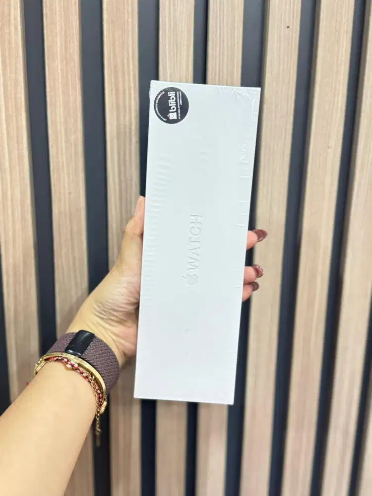 Apple watch series 11 42mm brand new