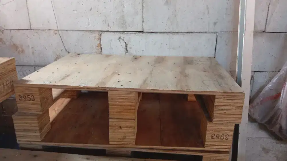 Kayu Triplek bekas Palet