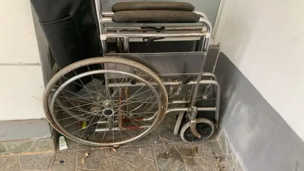 Kursi roda merk GEA