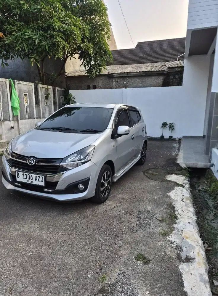 Ayla R 1,2 Matic 2018 Silver 4 juta doang
