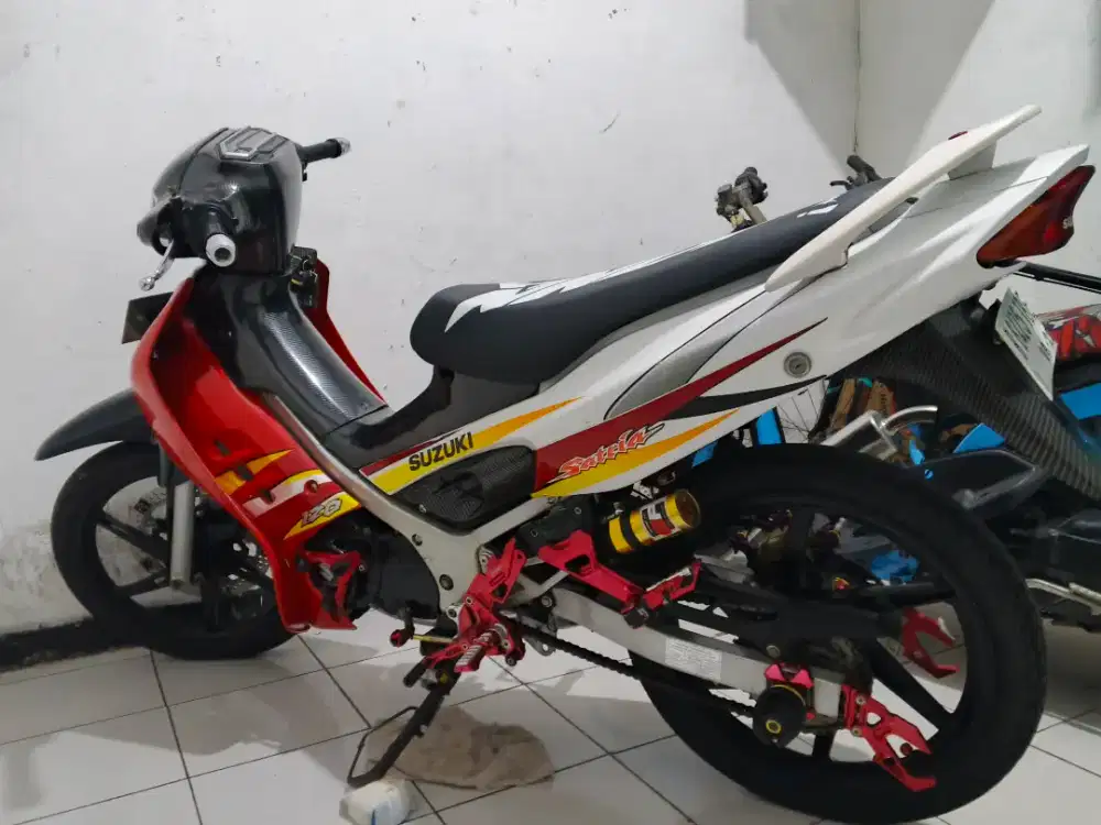 Suzuki Satria 2 Tak Tahun 2004 Warna Merah Putih