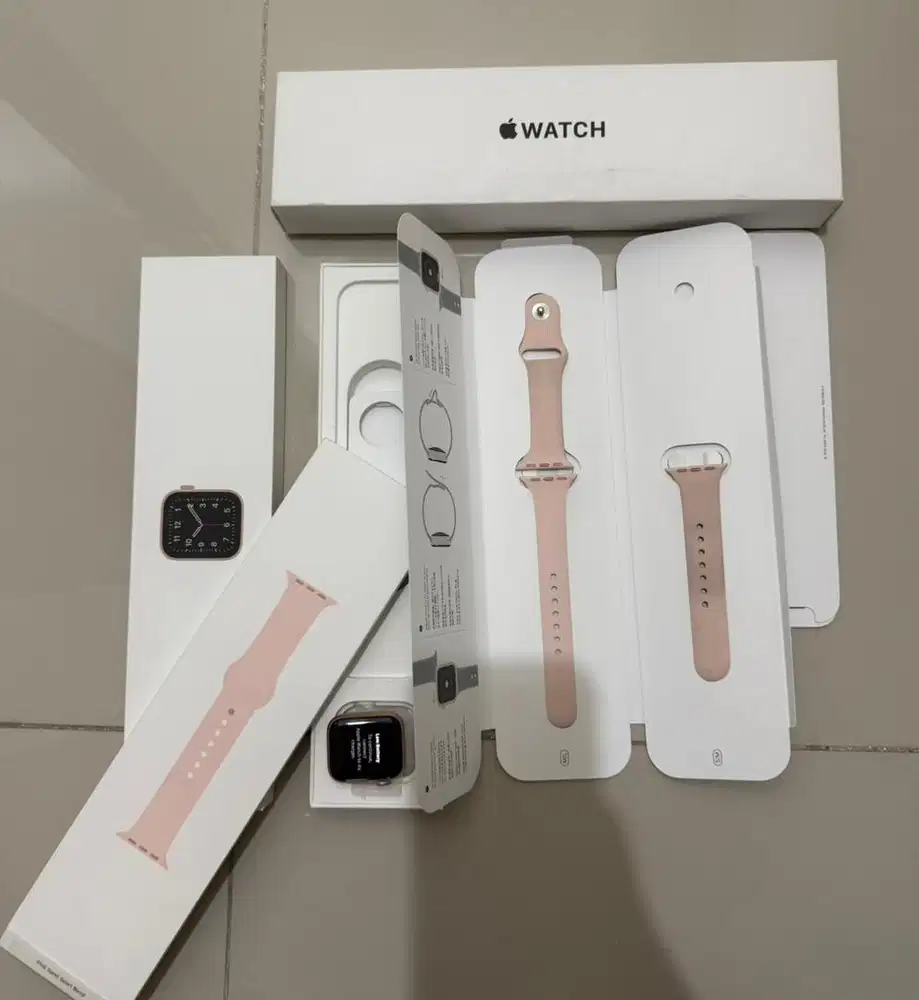 DIJUAL APPLE WATCH SE 40MM