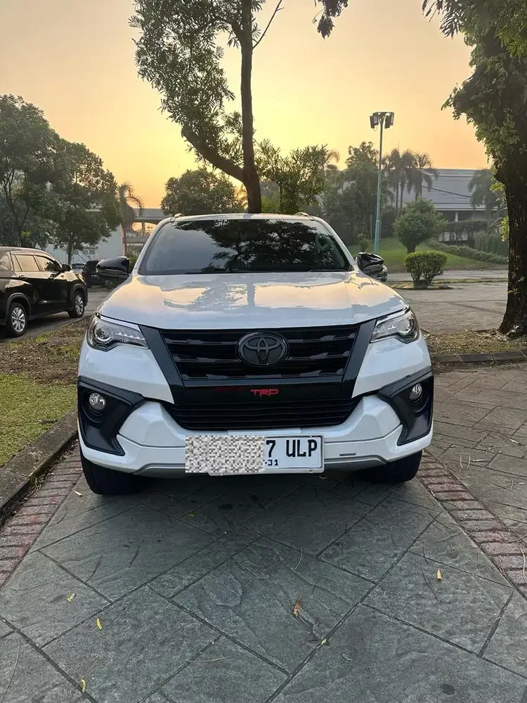TOYOTA FORTUNER VRZ TRD 2.4 A/T  (2018)