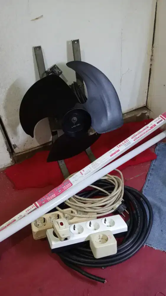 Kipas ac 1 pk kabel roll + lampu tl 120 cm 18 watt msih baru