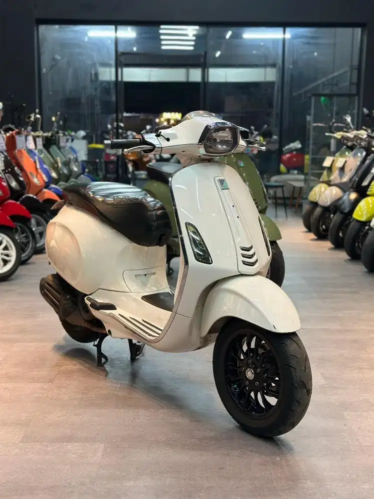 JUAL VESPA BEKAS SPRINT 150 IGET 2017 MURAH BERGARANSI