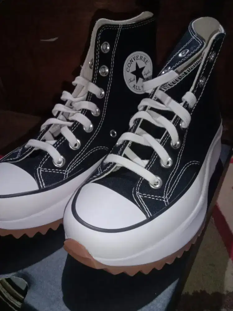 Sepatu Converce Hike
