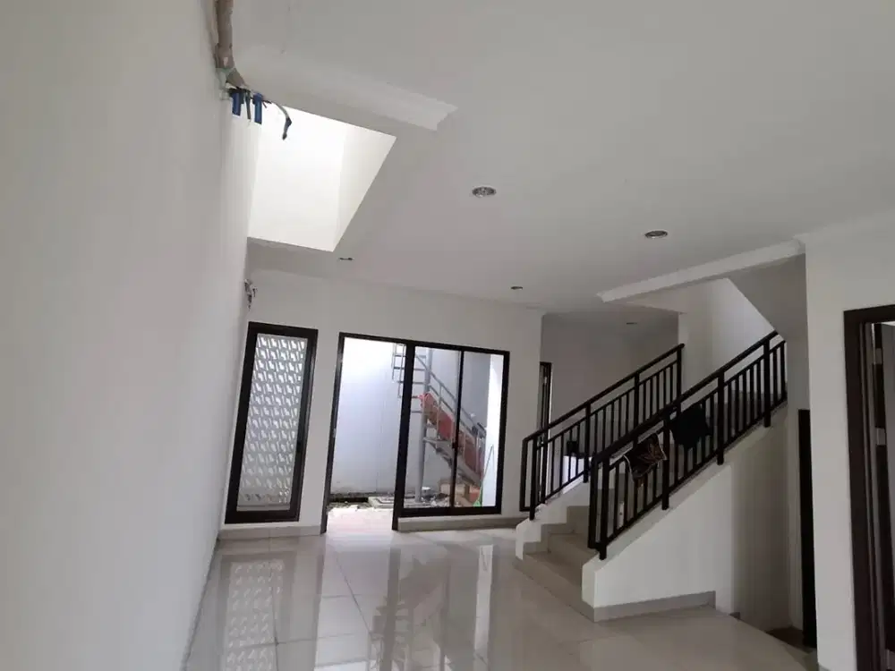 Rumah Baru Siap Huni di Summarecon Cluster Cynthia