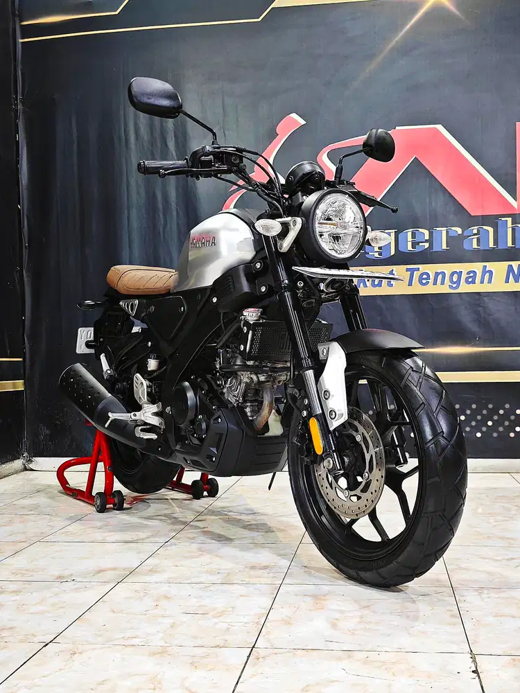 Yamaha XSR 155cc Retro Modern odo.9rb mewah. Anugerah motor rungkut