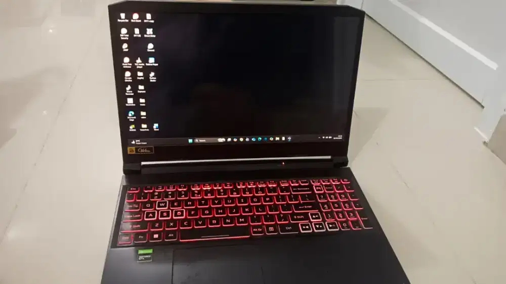 Laptop acer nitro V 515-56