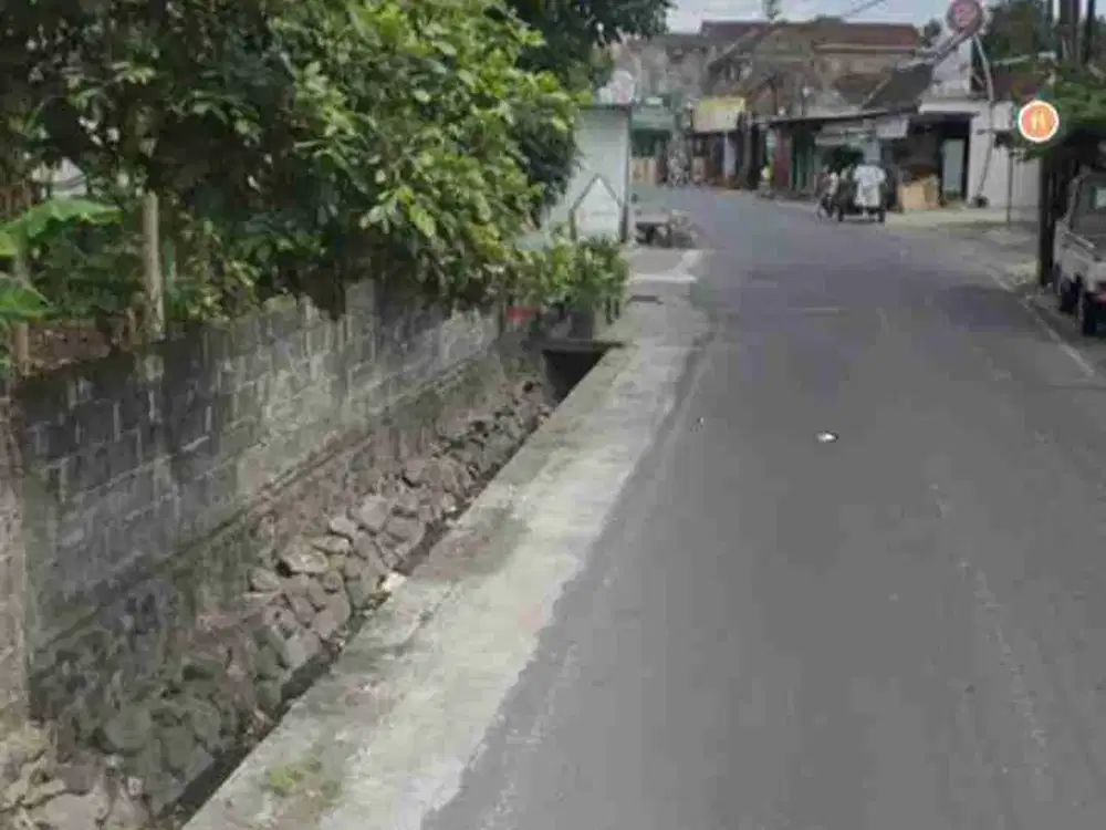 MURAH!! Tanah Prospektif Akses Bagus Tepi Jalan utama Di Barat Seturan Dekat Pakuwon Mall dan Kampus UPN