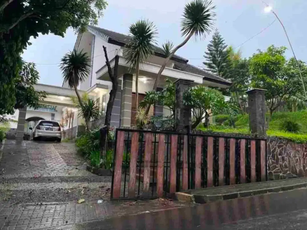 rumah murah luas 1.417 pinggir jalan raya ngijo karangploso dekat jalan raya malang arah batu dan dekat jalan tol. bagus buat usaha atau hunian. muat 10 mobil