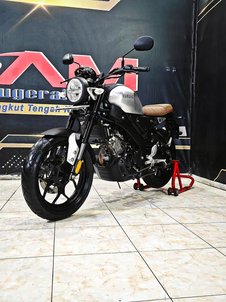 Yamaha XSR 155cc Retro Modern odo.9rb mewah. Anugerah motor rungkut