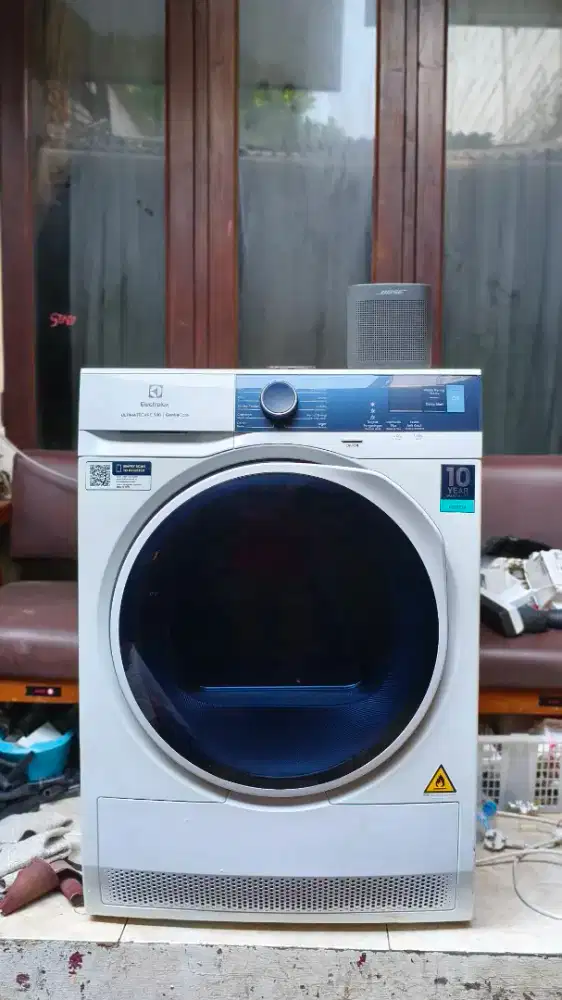 Dryer/pengering pakaian electrolux type EDH804H5WB