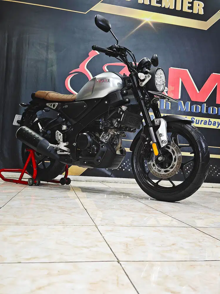 Yamaha XSR 155cc Retro Modern odo.9rb mewah. Anugerah motor rungkut