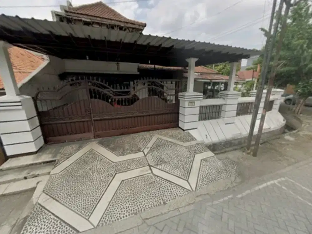 JUAL RUMAH HITUNG TANAH TENGAH KOTA DKT CILIWUNG KUTAI MAYJEN