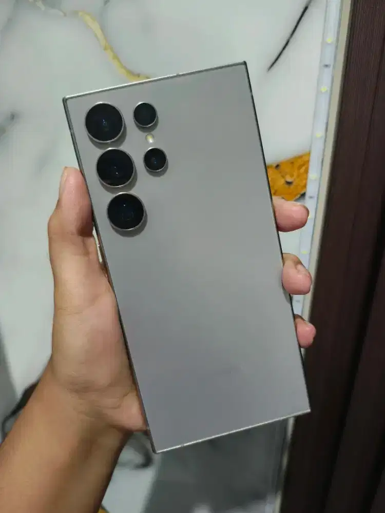 samsung galaxy S24 ultra 12/512 grey