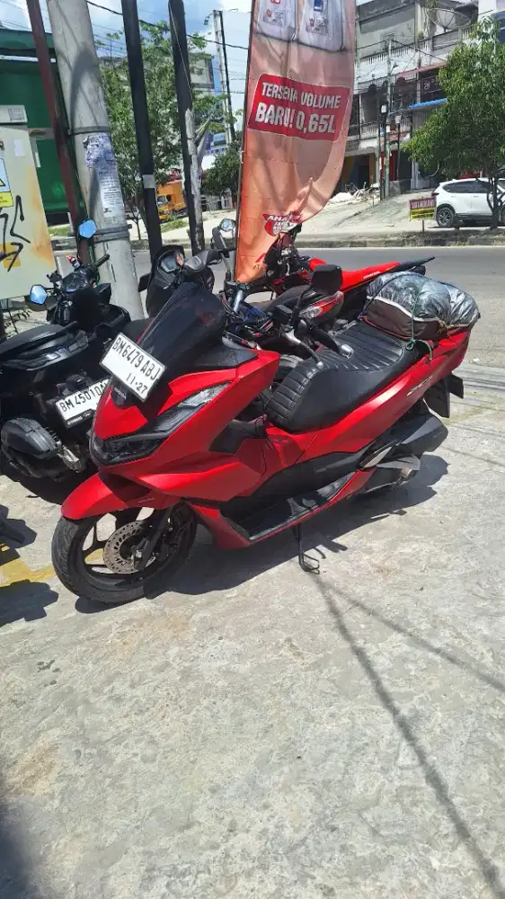 Pcx 160 2022 warna merah