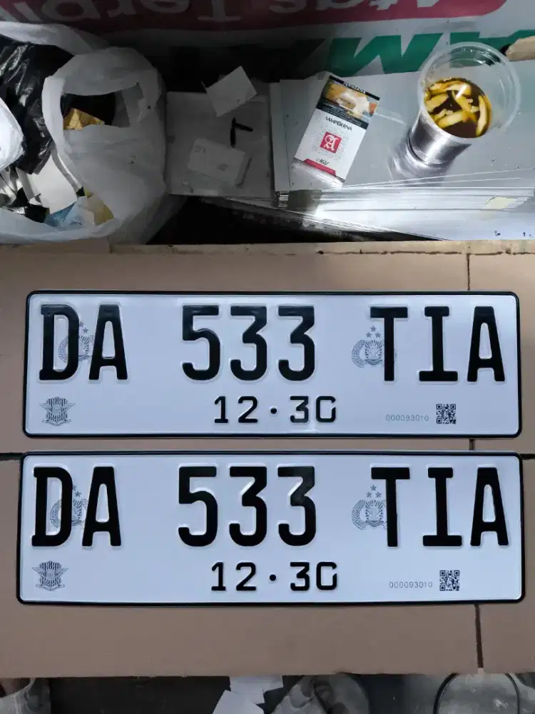 Plat untuk mobil reflektif putih barcode